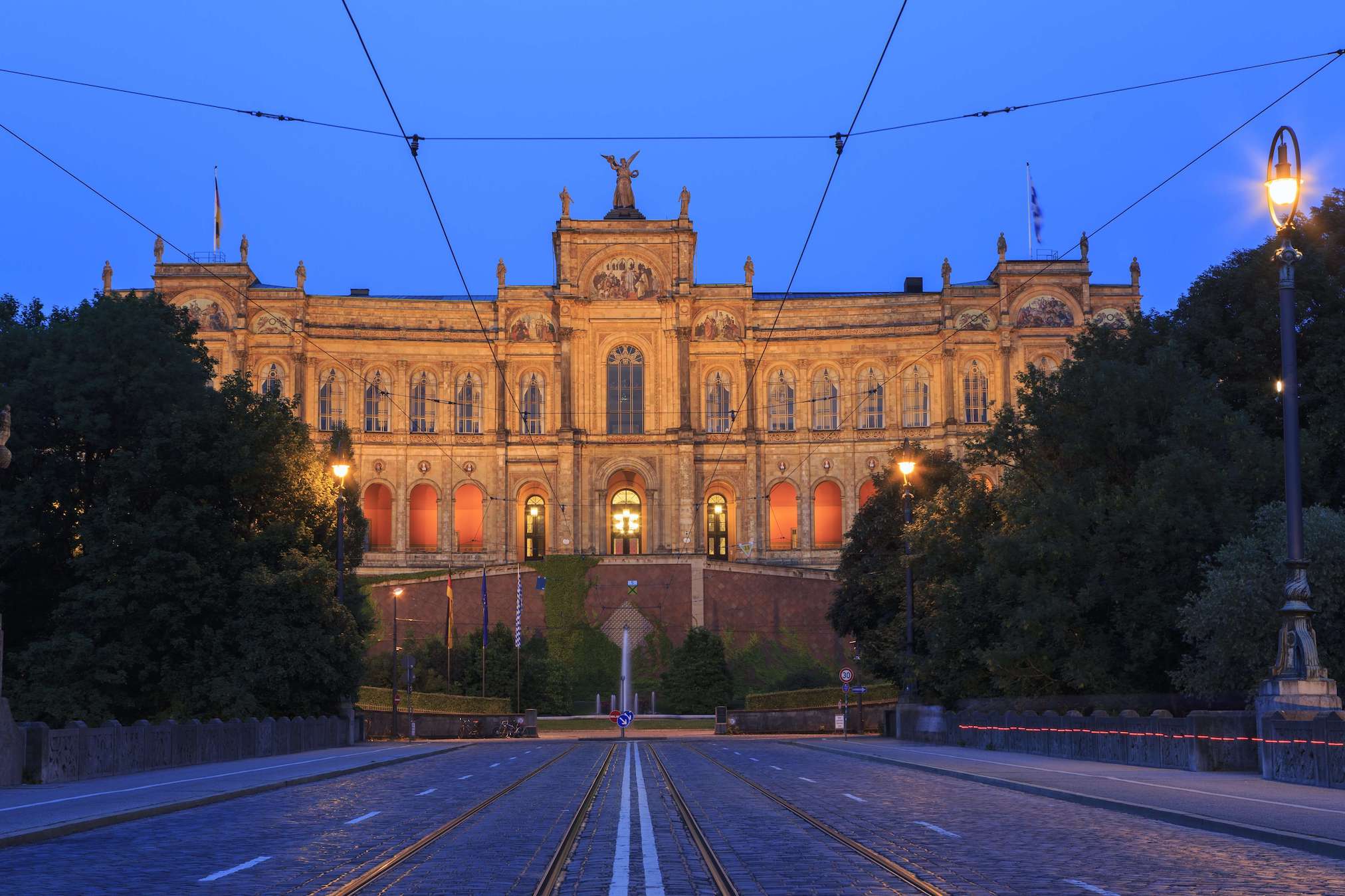 Referenzbild Bayerischer Landtag bei Nacht